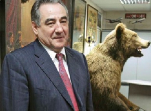 Как губернатор Богомолов с кровавым рейдером Федулевым дружил? Mercedes, миллионы долларов, VIP-кредитка для первой леди Зауралья…