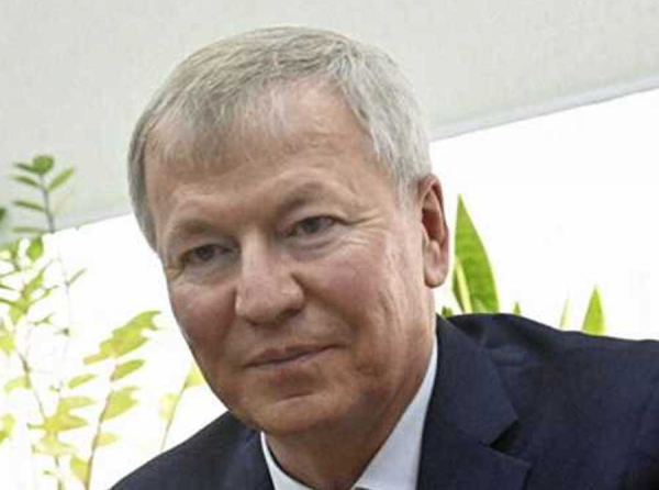 2,68 млрд на АРМ и МФУ: Владислав Иванов и Анна Девяткова написали тендеры под своих, откаты шли через Егора Игнащенко