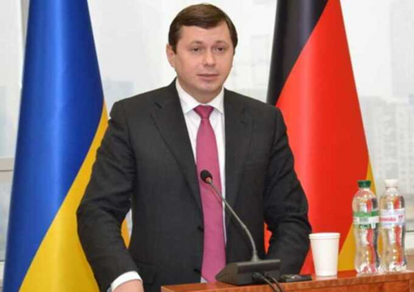 Теща как офшор для главы Апелляционного суда: Ярослав Головачев прячет усадьбу под Киевом и Audi Q8 за спиной пенсионерки с доходом 70 тысяч в месяц
