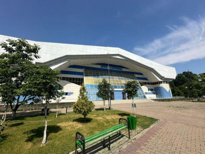 Ледовый дворец за 128 млн собираются вернуть государству в Шымкенте