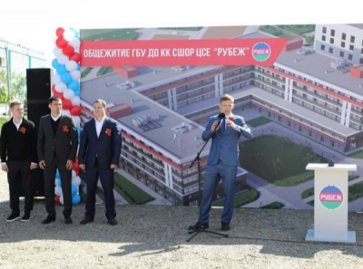 Вениамин Кондратьев встретился с дольщиками &laquo;Рубежа&raquo; и пообещал им новую стройку