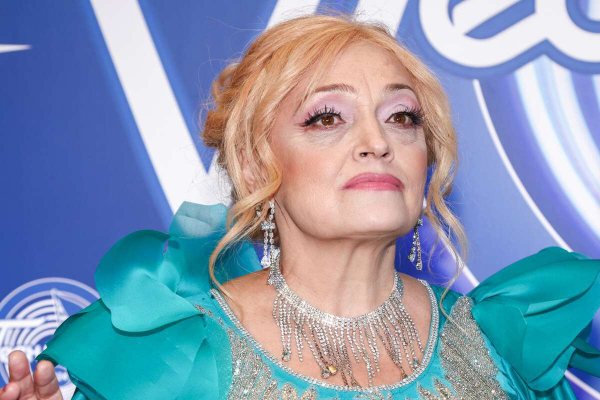 Надежда Кадышева расплакалась на записи праздничного шоу