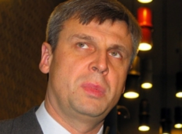 Культик личности в &laquo;Путинграде&raquo;. Мэру Сергею Носову, мечтающему о губернаторском кресле, массово сочиняют стихотворные &laquo;пирожки&raquo;