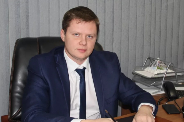 Шутылев меняет старую крышу на новую от правоохранительных органов