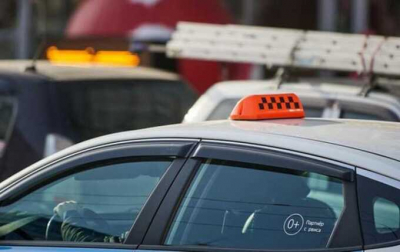 В Приморье пассажиры с ребёнком жестоко избили водителя такси