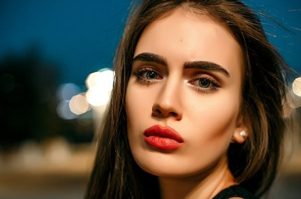 Как женщины манипулируют мужской ревностью (они специально раззадоривают твой инстинкт собственника)