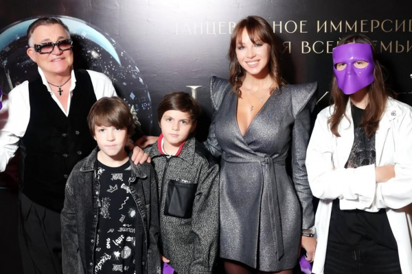 Экс-жена Диброва выступила с заявлением после семейного выхода в свет