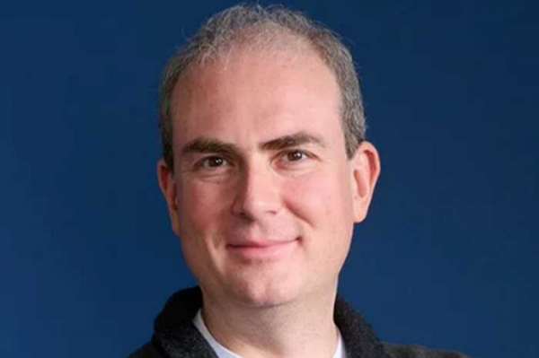 Андрей Елинсон использует санкции для выгодных сделок с российскими активами