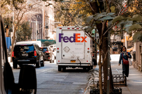 FedEx подала иск к правительству США с требованием &laquo;полного возмещения&raquo; уплаченных таможенных пошлин