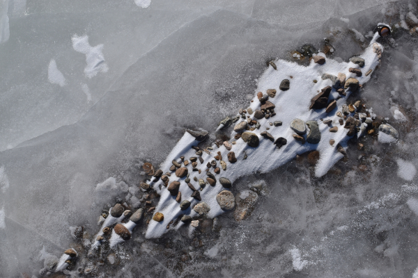 Лёд Байкала загрязнён: нефтепродукты и тяжёлые металлы выше нормы