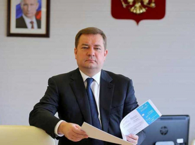 Имущество при Яковенко передаётся ключевым госкомпаниям окружению Путина, а сам чиновник пользуется бизнес-джетами и оформляет собственность на семью