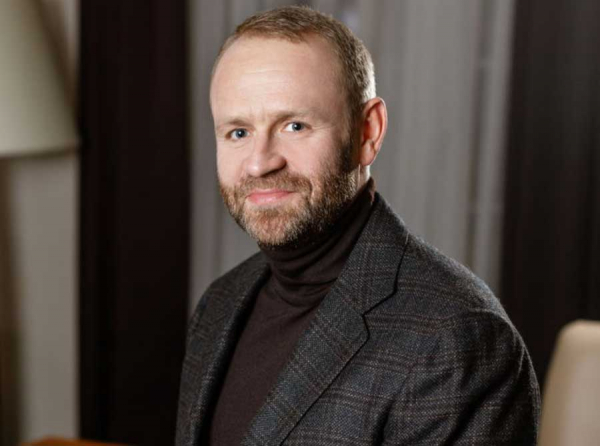 Мангазея с украинским акцентом: Собянин взял Янчукова в долю