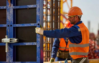 Сын экс-военкома Курской области Алексей Гортиков заработал миллиарды на госзаказах в Москве, обрастая связями с чиновниками