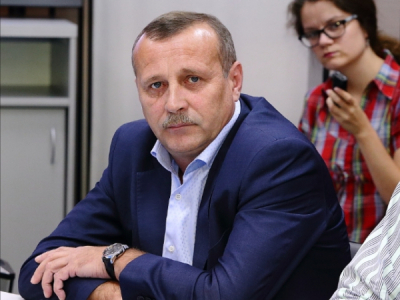Александр Аксёненко и Александр Карелин: два депутата одна кража