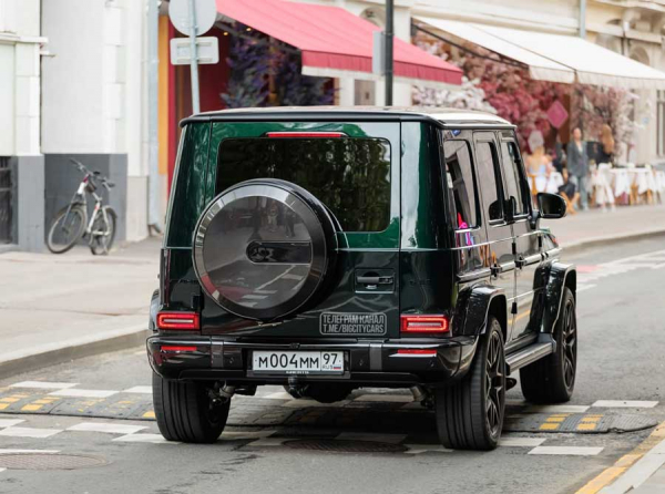 G63 AMG Явшаева Симанду: деньги от Тэста и Альфа-Мобил вместо шахматной доски